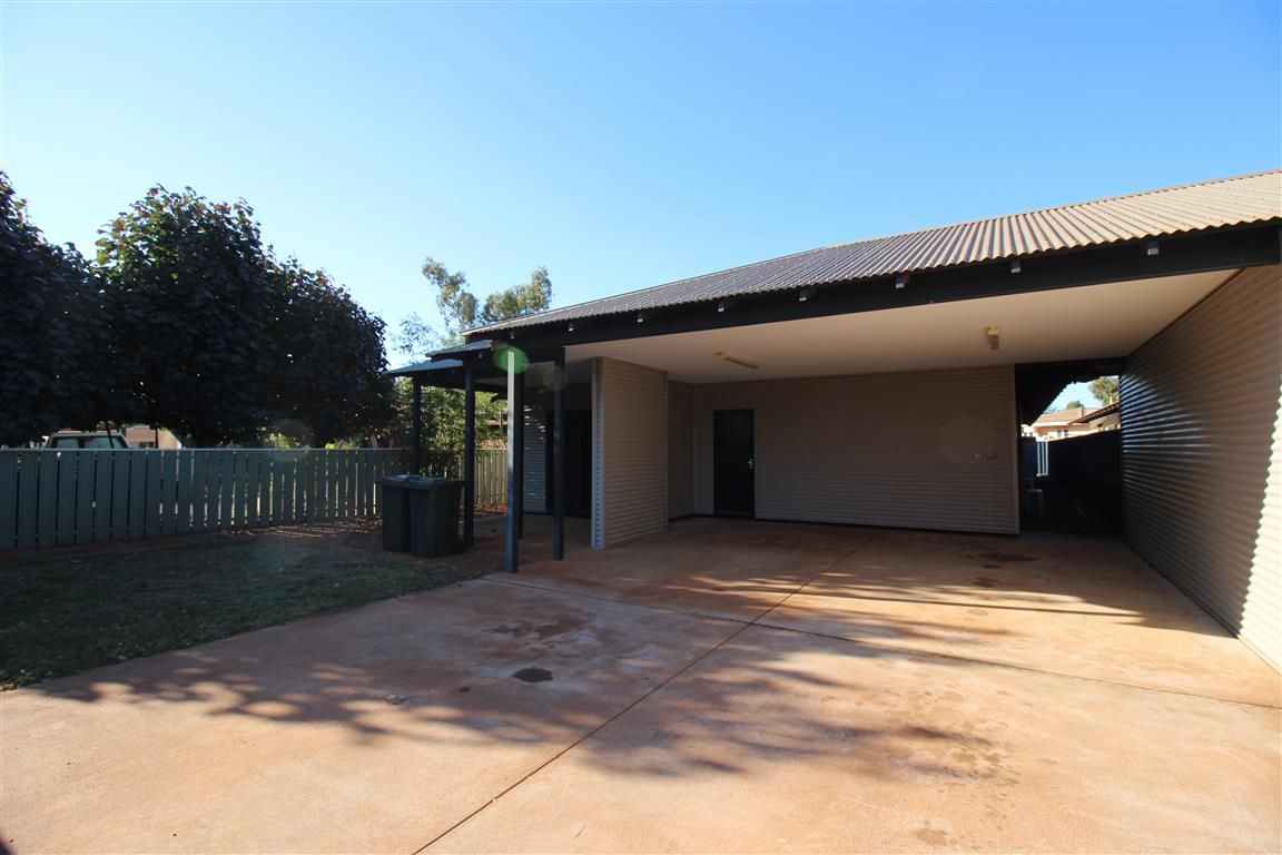 5 bedrooms House in 16B Weaver Place SOUTH HEDLAND WA, 6722