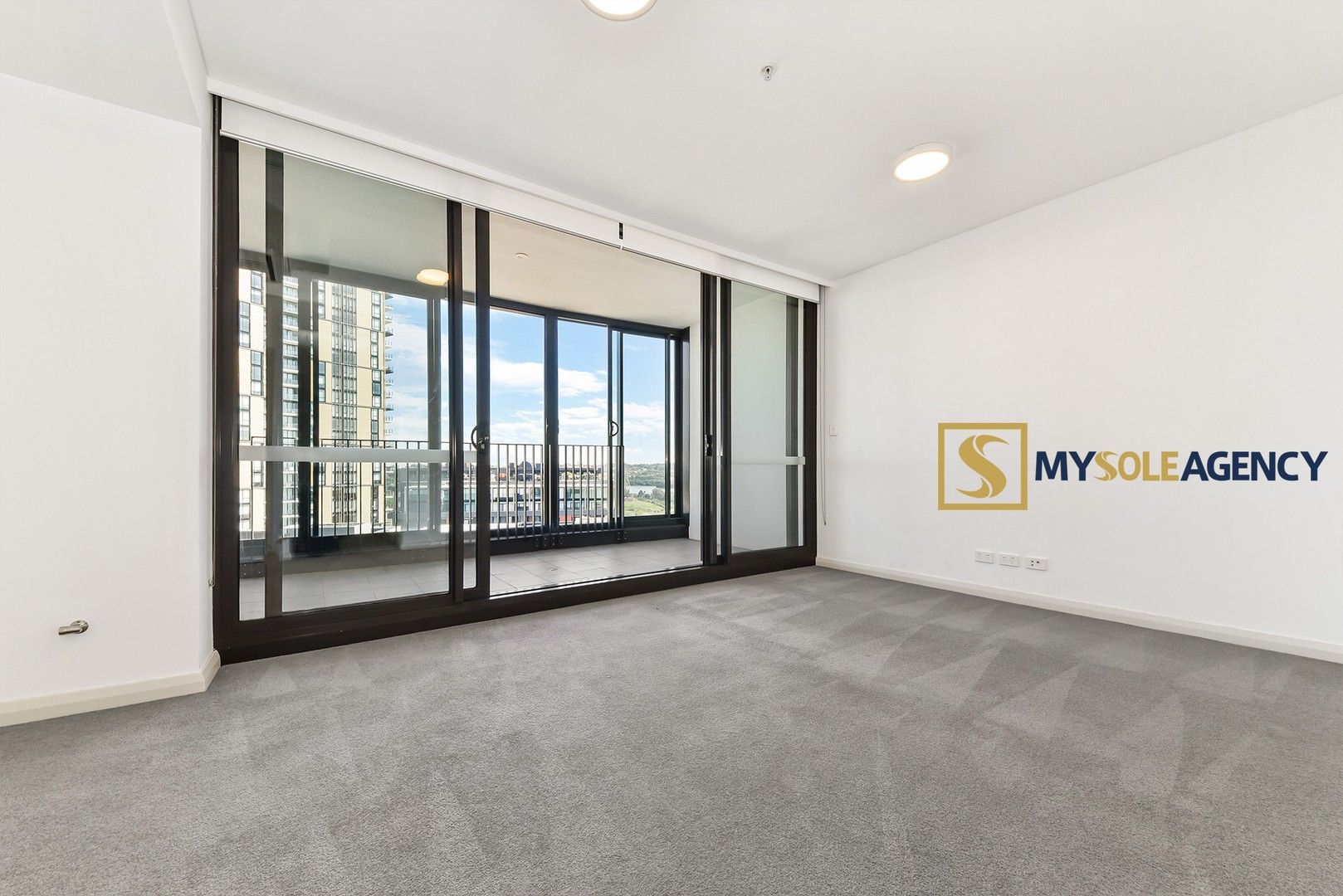 1 bedrooms Apartment / Unit / Flat in 1112/10 Burroway Road WENTWORTH POINT NSW, 2127