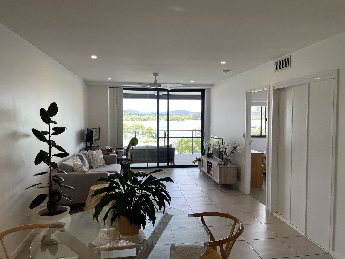 2 bedrooms Apartment / Unit / Flat in 306/313 Bradman Avenue MAROOCHYDORE QLD, 4558