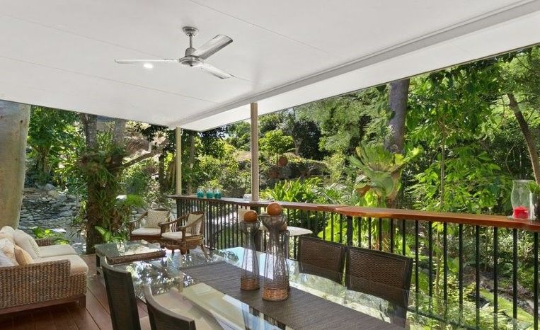 2 bedrooms House in 1781 Captain Cook Highway CLIFTON BEACH QLD, 4879