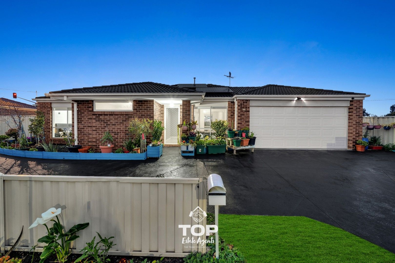 33 Sapphire Crescent, Pakenham VIC 3810, Image 0