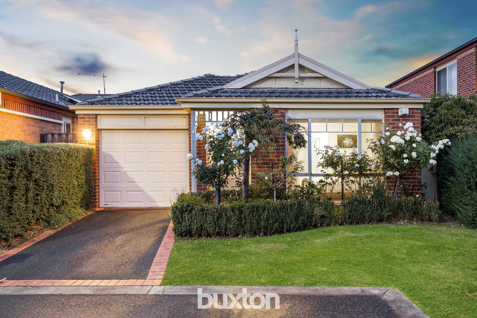 18 Kingsland Close, Dingley Village VIC 3172, Image 0