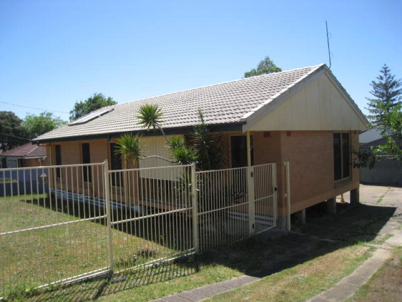 3 bedrooms House in 11 Fleur Street WOODRIDGE QLD, 4114