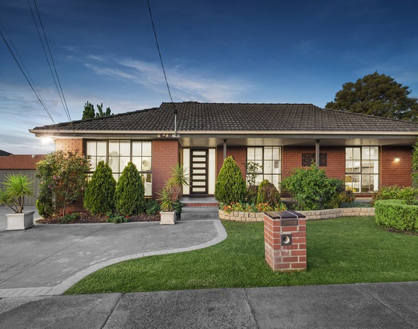 24 Lewis Road, Wantirna South VIC 3152