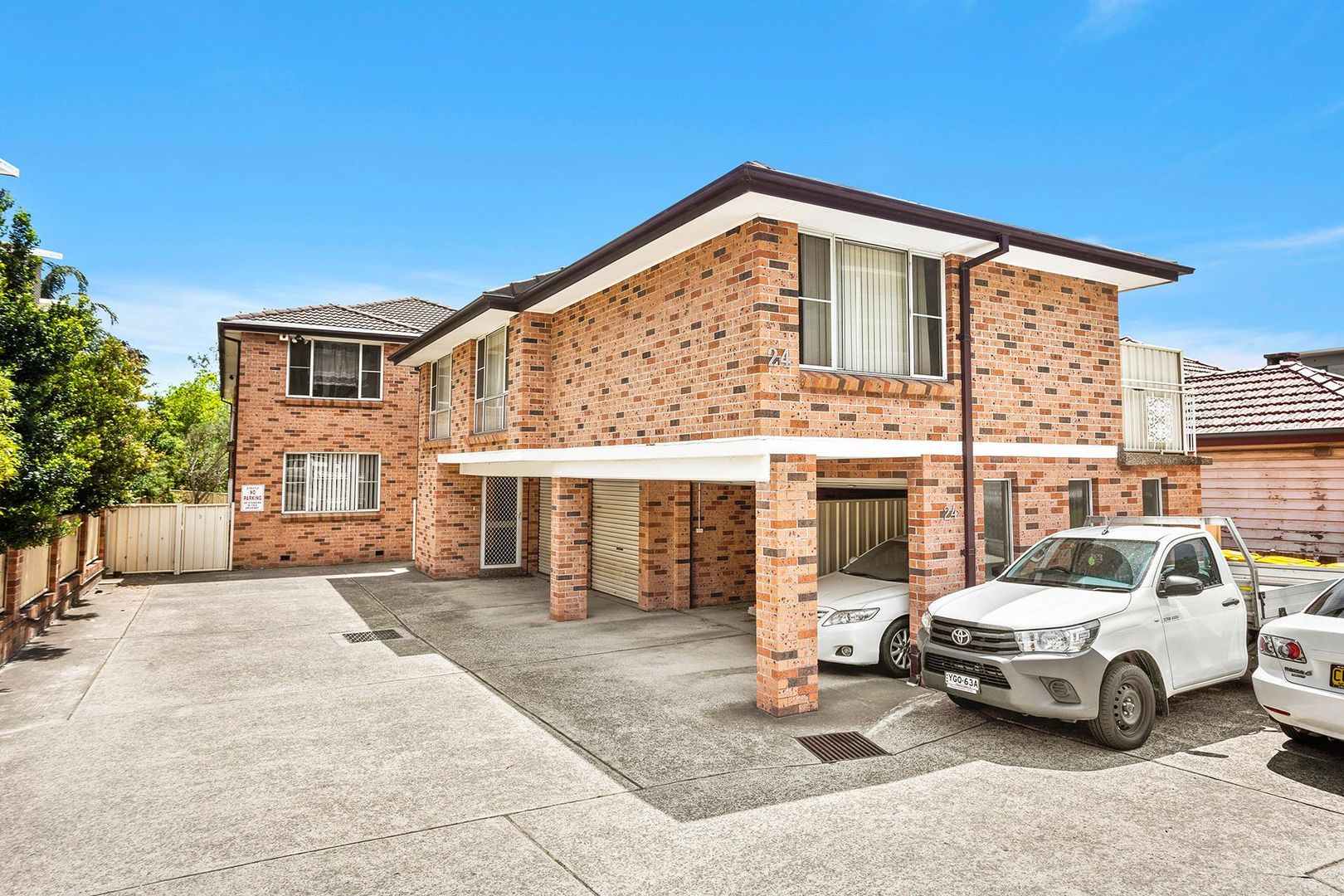 1 24 Loftus Street Wollongong Nsw 2500 Apartment For Rent 350 Domain
