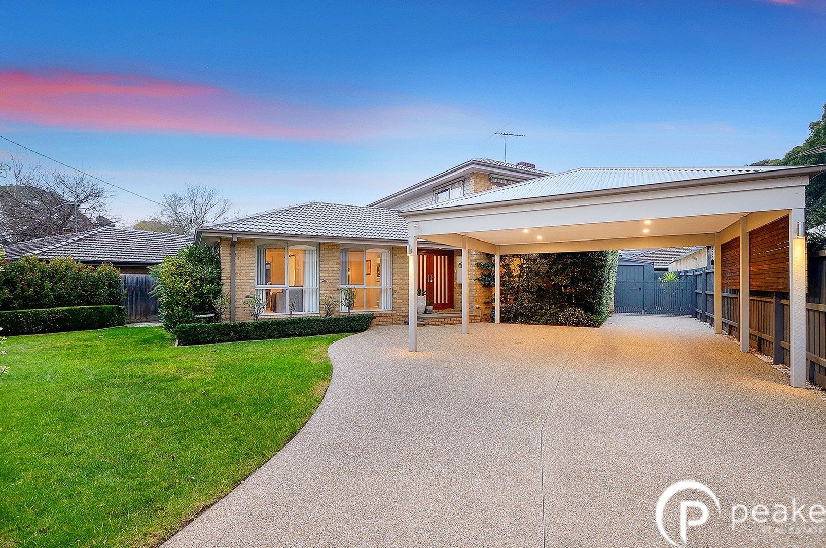 21 Manuka Road, Berwick VIC 3806, Image 0