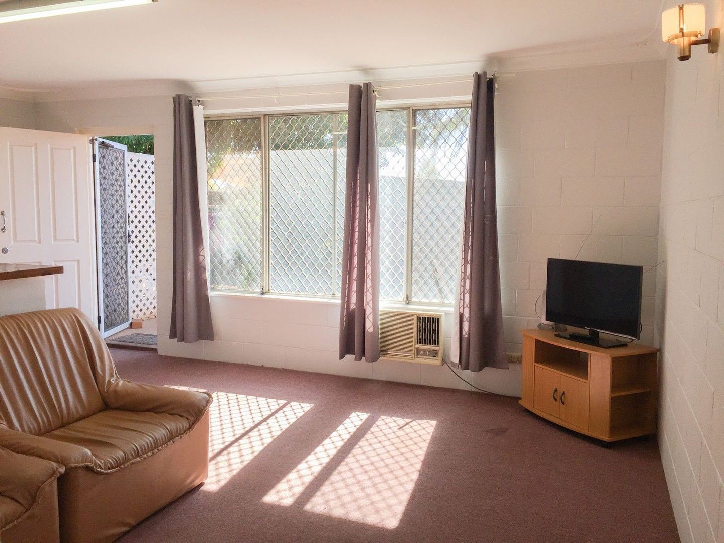 4D Belmont Avenue, Kalgoorlie WA 6430 Apartment For Rent 250 Domain