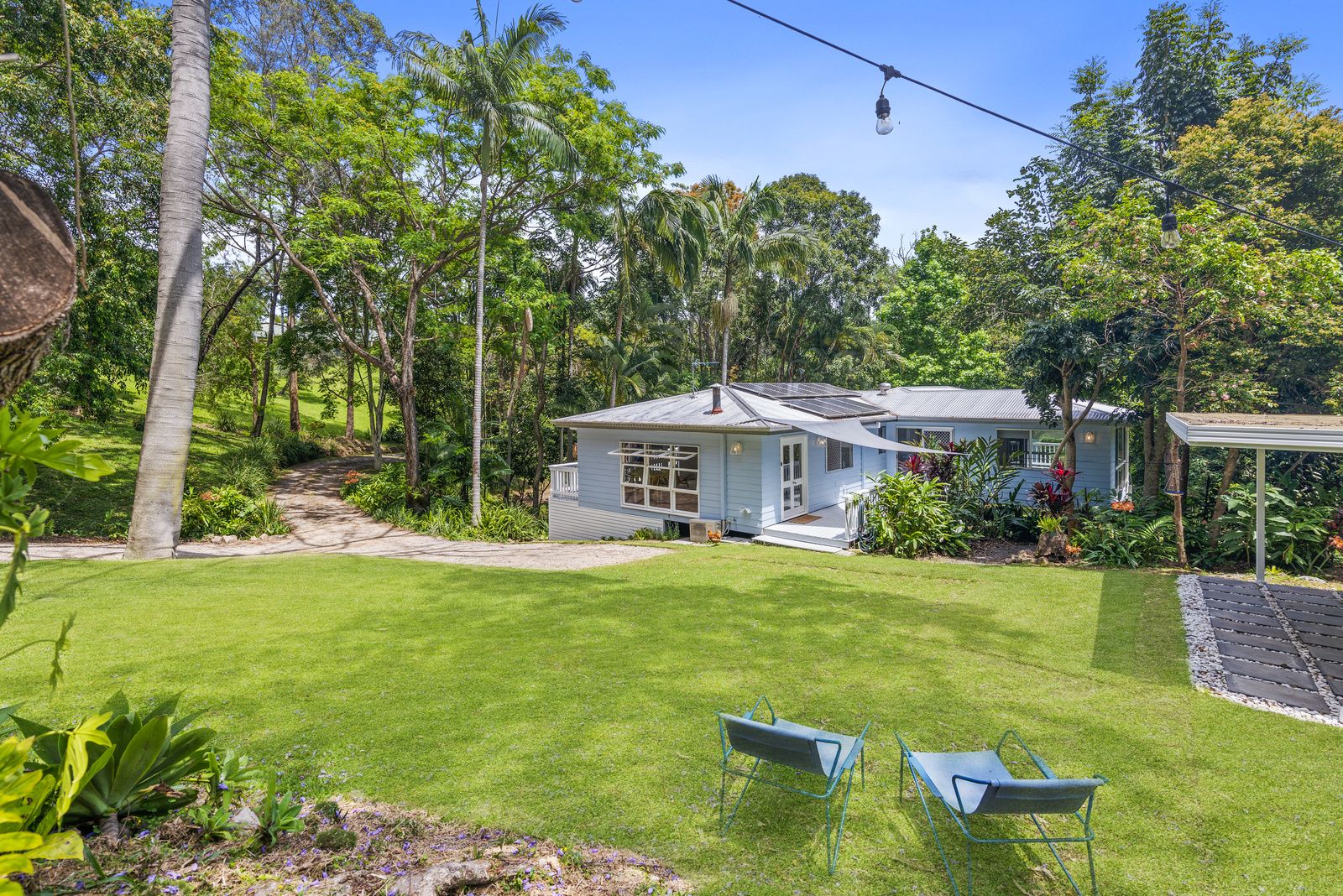 4 bedrooms House in 18 Brahman Court TALLEBUDGERA QLD, 4228