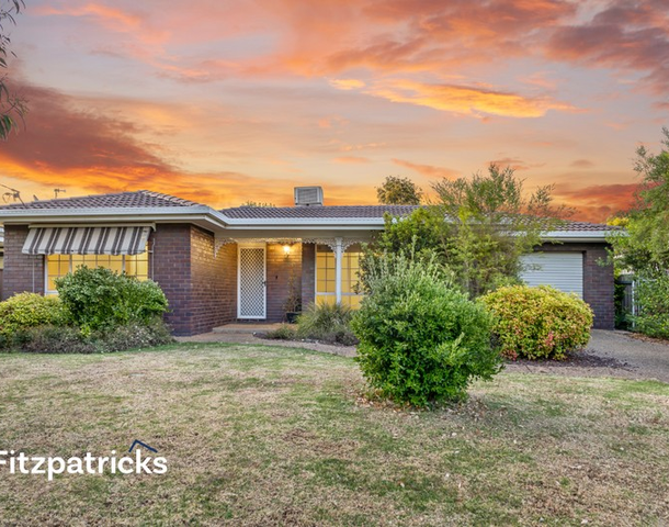 10 Nicholi Crescent, Lake Albert NSW 2650