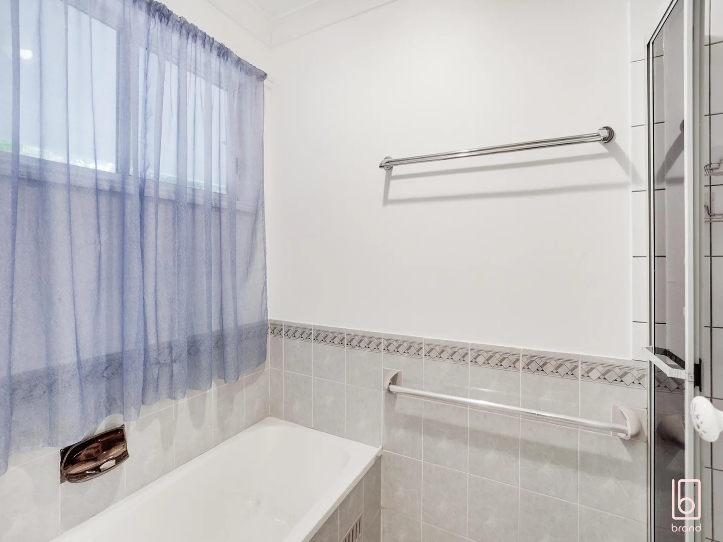 Additional image 6 of 11 Warrina Avenue, Summerland Point NSW 2259