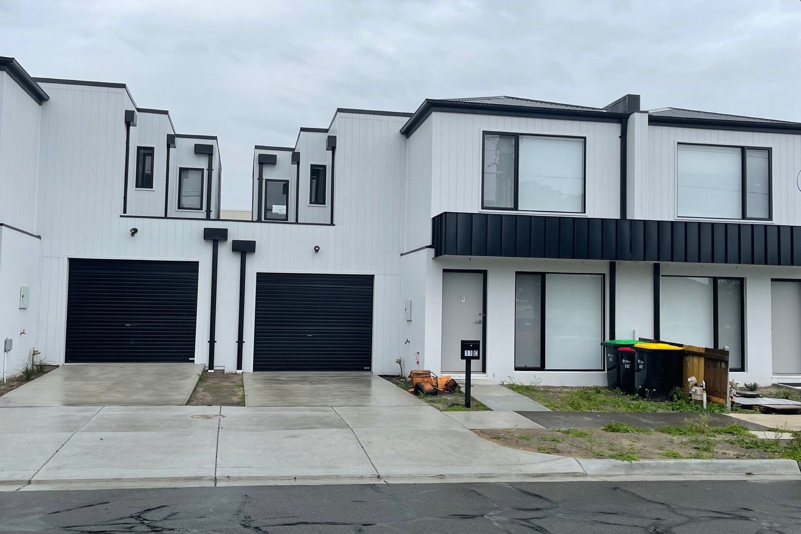3 bedrooms Townhouse in 11A Bloomfield Road NOBLE PARK VIC, 3174