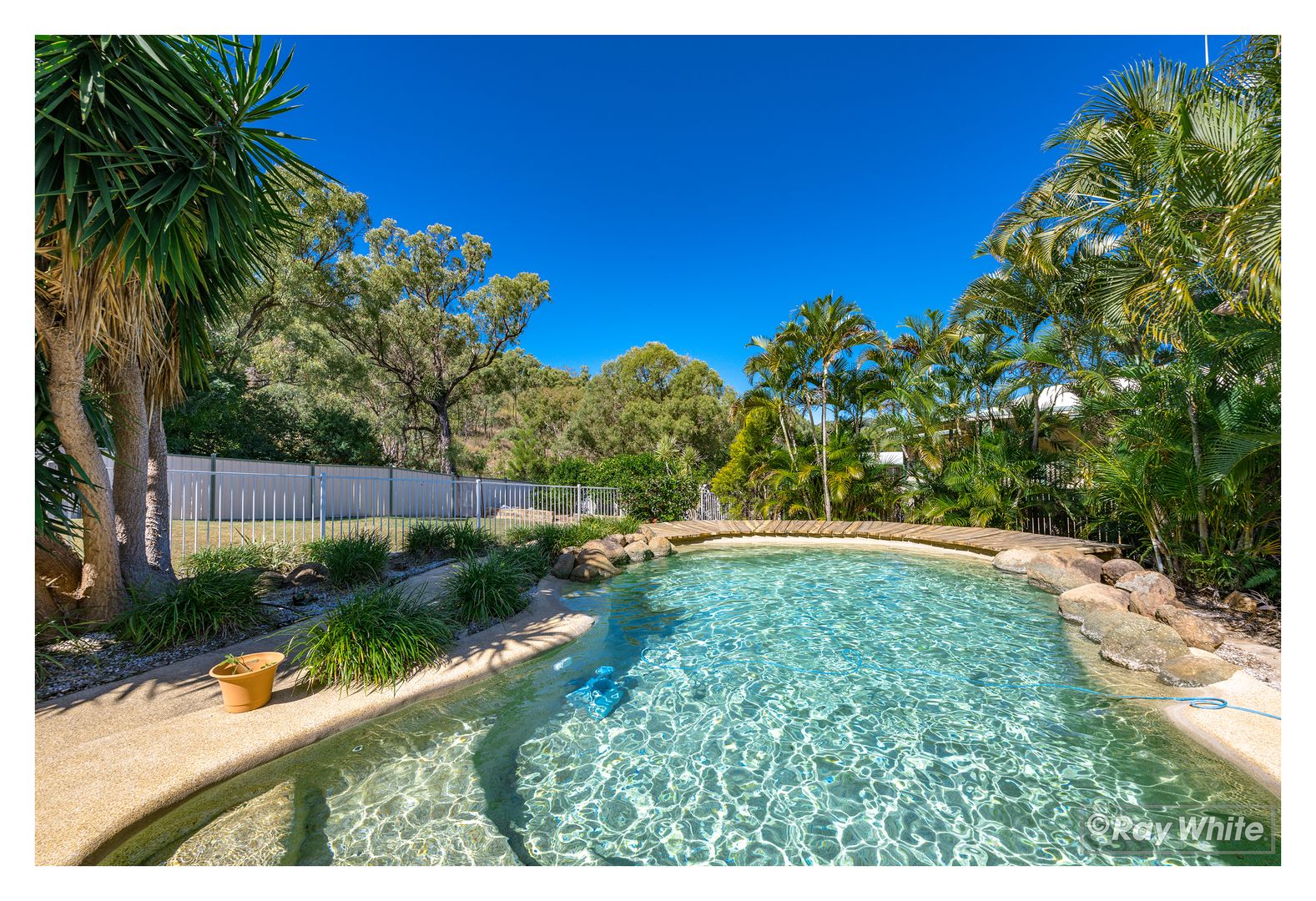 4 Selwyn Crescent, Norman Gardens QLD 4701, Image 2