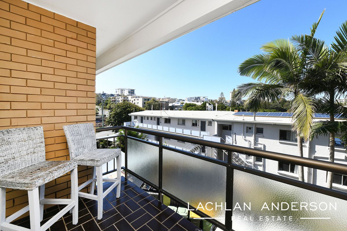 8/2 Moreton Parade, Kings Beach QLD 4551, Image 2