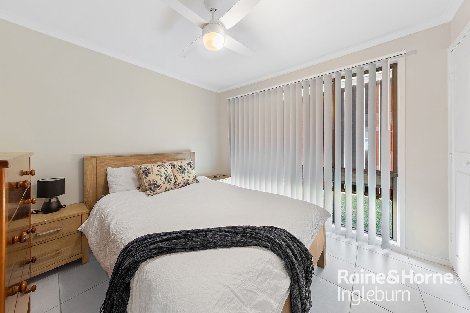 8 Crammond Place, Minto NSW 2566, Image 1