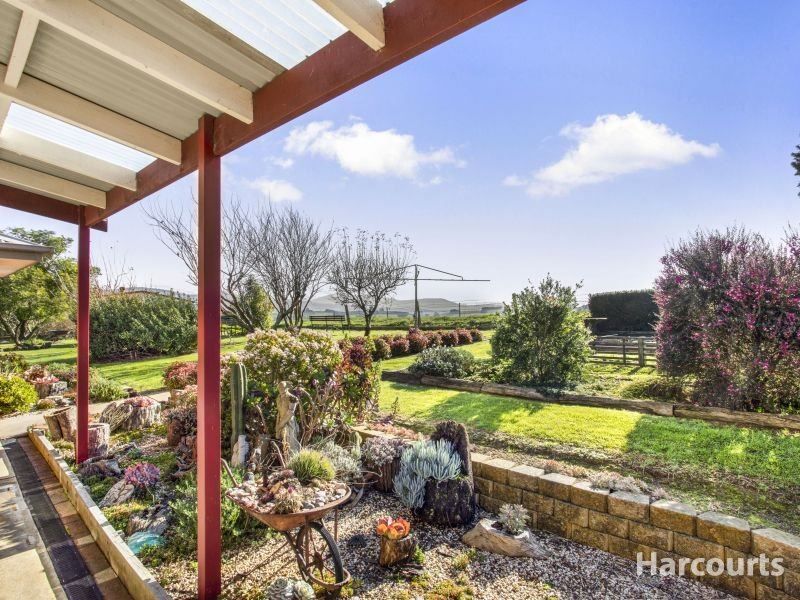 13 Eton Court, Neerim South VIC 3831, Image 2