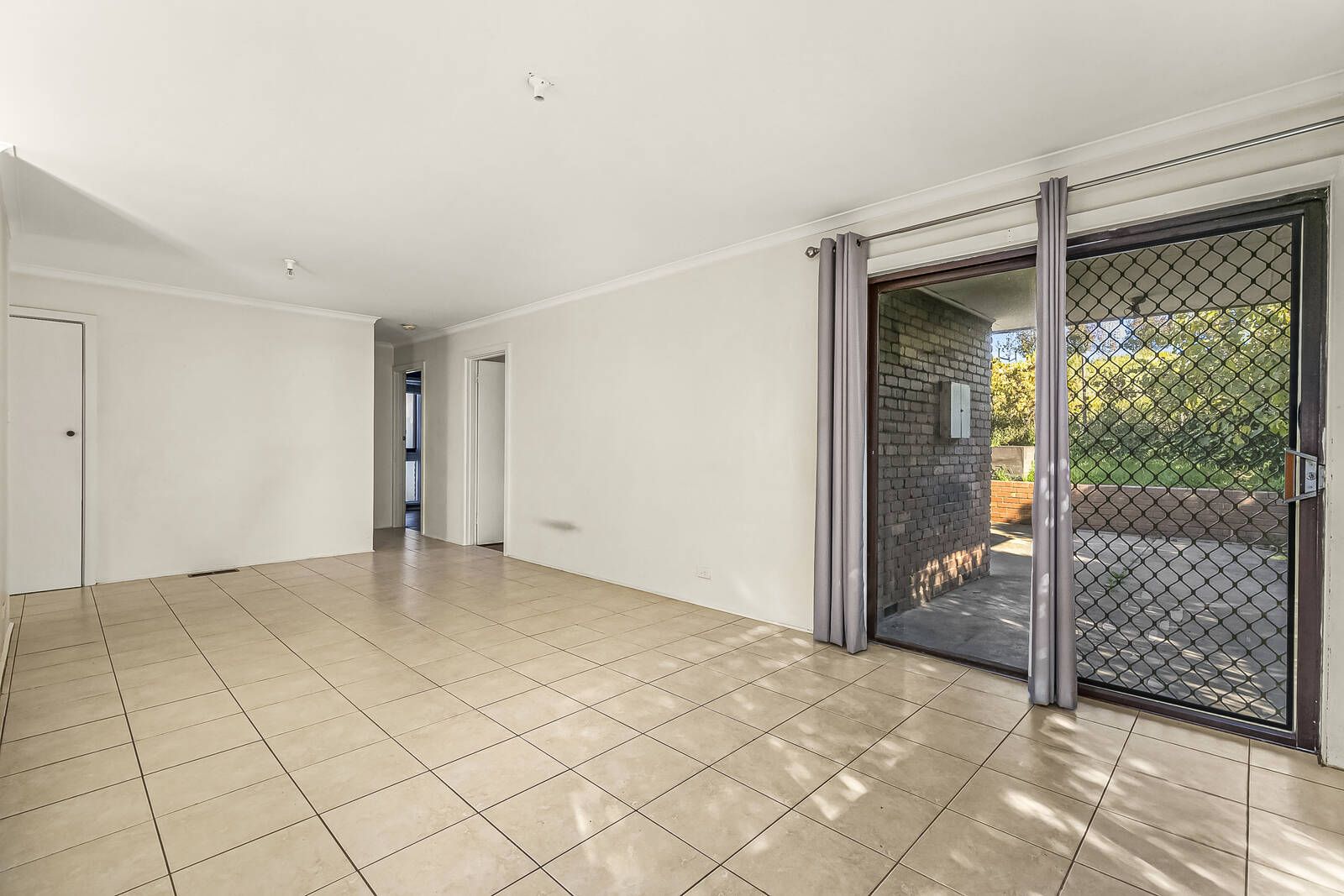 321 Mascoma Street, Strathmore Heights VIC 3041, Image 2