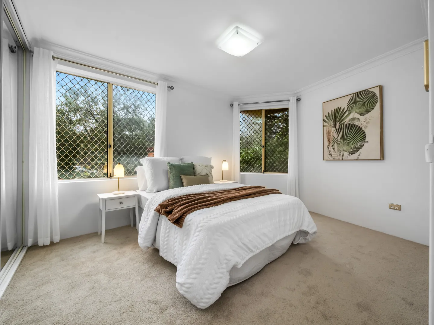 SPACIOUS, NORTH FACING, COURTYARD APARTMENT - View 5
