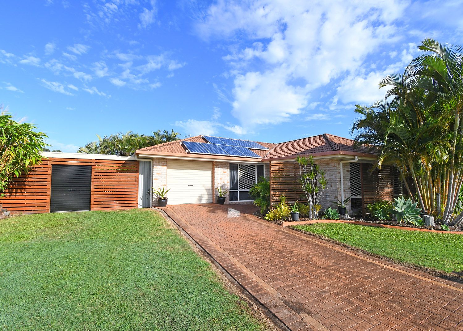 9 Sunset Crescent, Torquay QLD 4655, Image 1