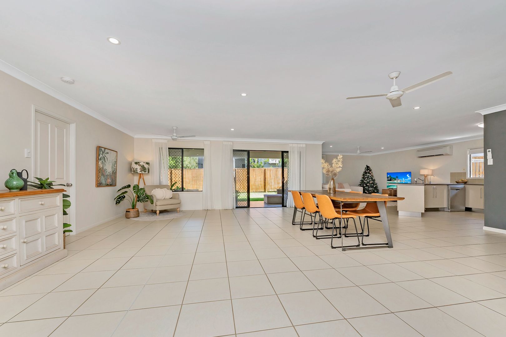 21 Dungurra Place, Bushland Beach QLD 4818, Image 2