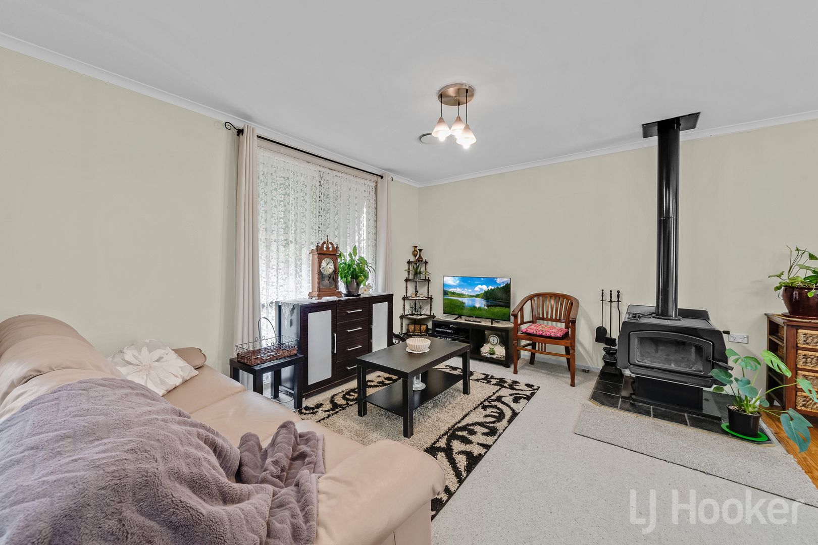 10 Sassafras Crescent, Karabar NSW 2620, Image 2