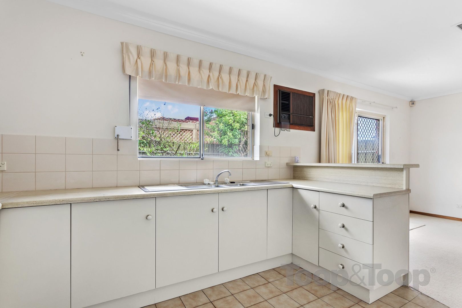 1/9 Wychwood Court, Findon SA 5023, Image 1