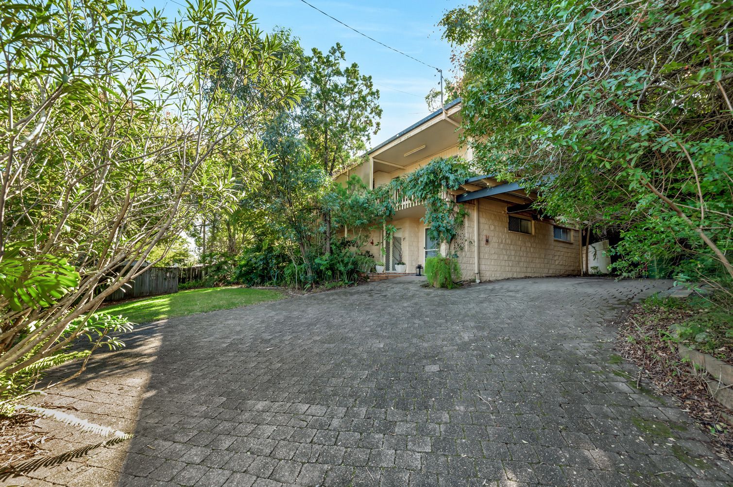 27 Golden Crescent, Southport QLD 4215, Image 0