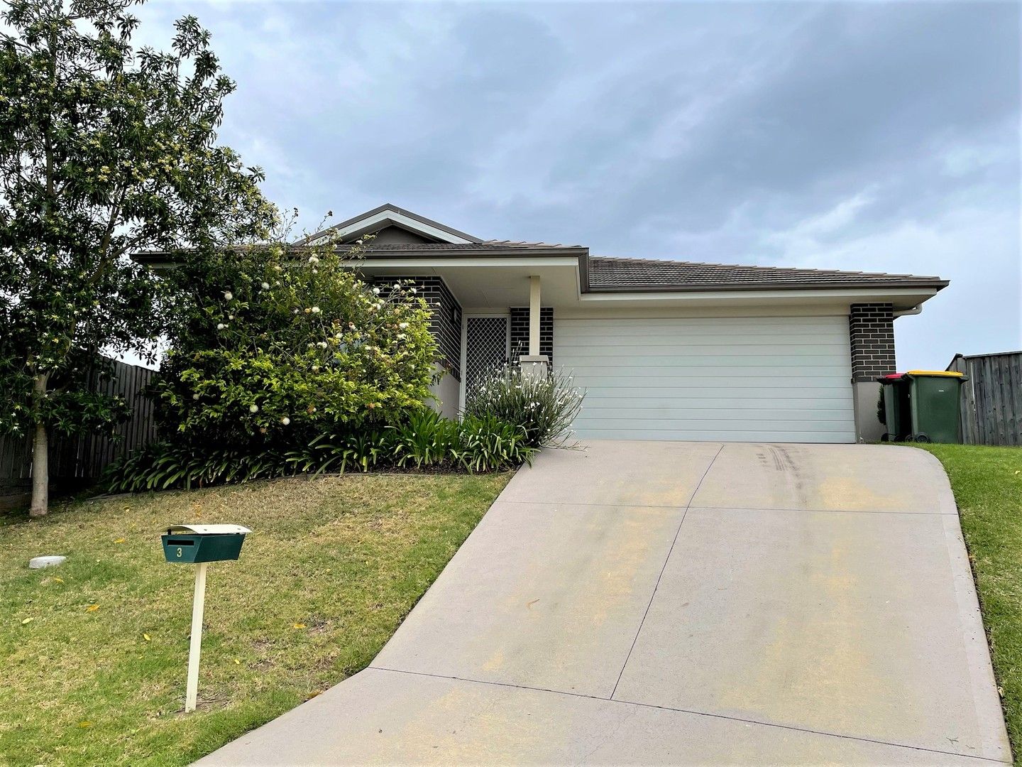 4 bedrooms House in 3 Canopy Close GILLIESTON HEIGHTS NSW, 2321