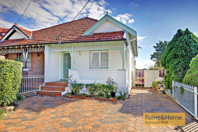 31 Lorraine Avenue, BARDWELL VALLEY NSW 2207, Image 0