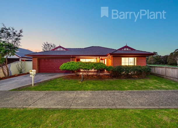 6 Mitchell Close, Pakenham VIC 3810