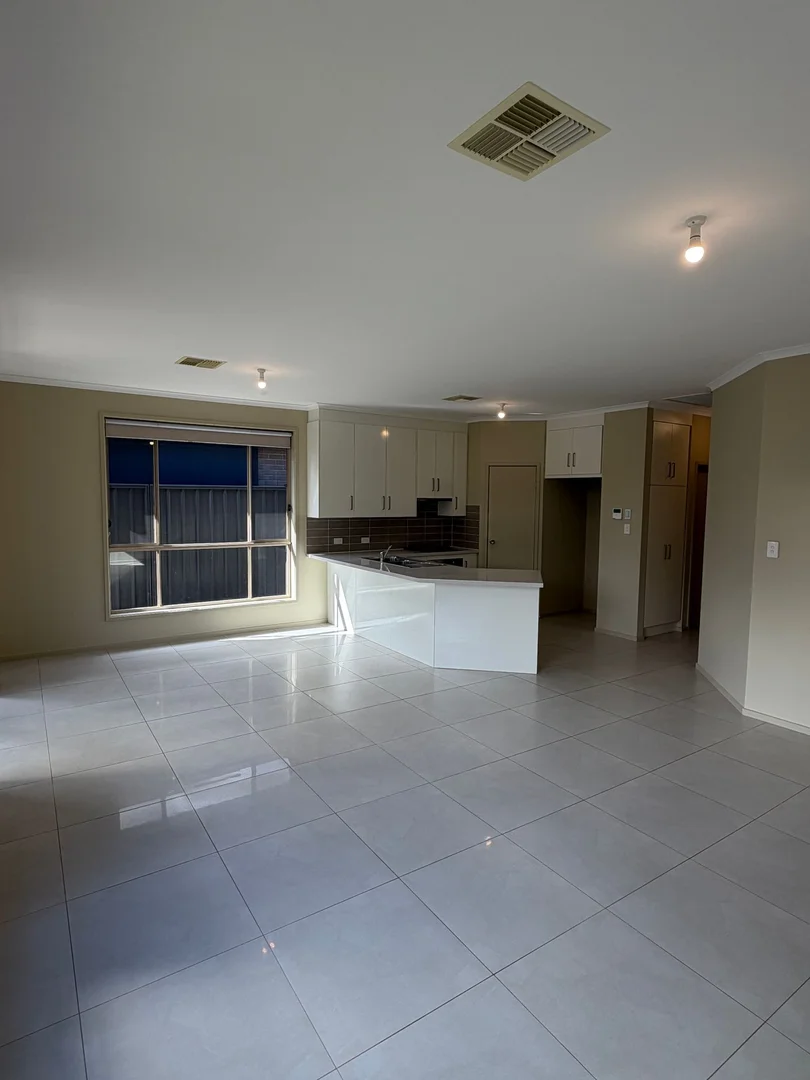 Additional image 10 of 6 Allen Ct, Evanston Gardens SA 5116