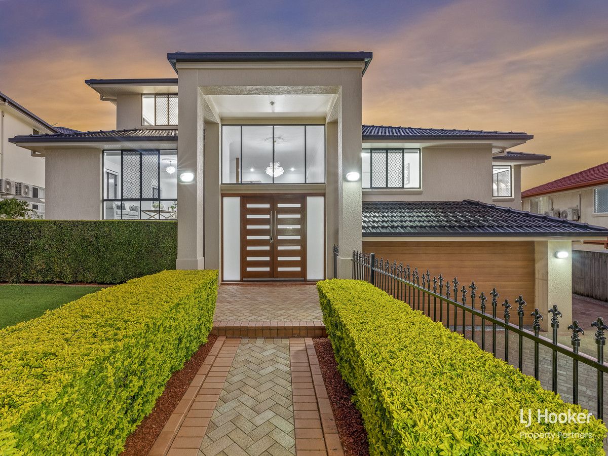 64 Poinciana Crescent, Stretton QLD 4116, Image 2