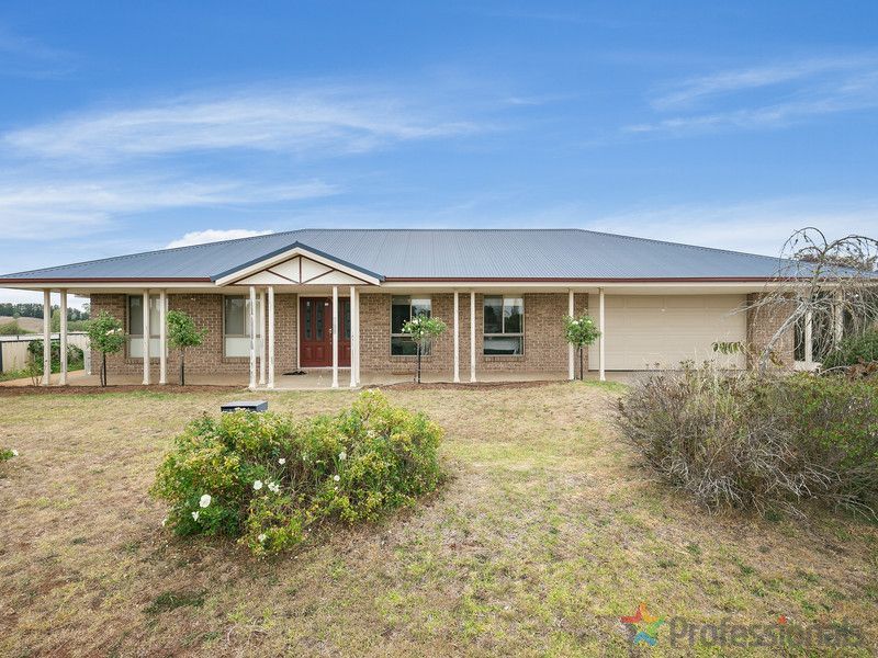 8 Sunburst Avenue, Guyra NSW 2365, Image 1