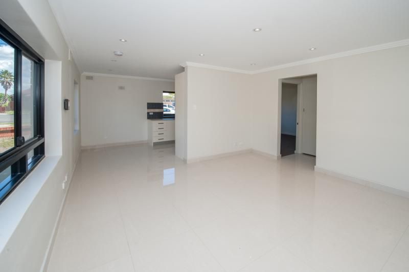 2 bedrooms Apartment / Unit / Flat in 2/1 Templeman Crescent HILLSDALE NSW, 2036