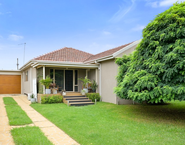 15 Gloucester Street, Macquarie Fields NSW 2564