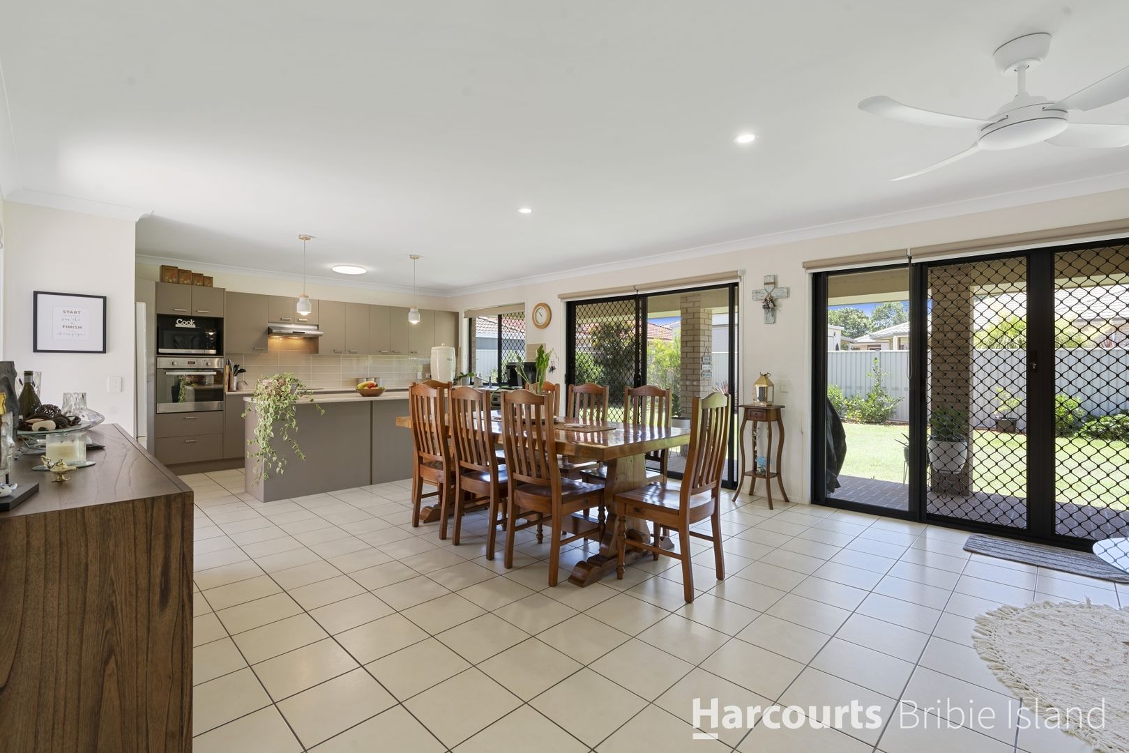 3 Dunwich Court, Sandstone Point QLD 4511, Image 2