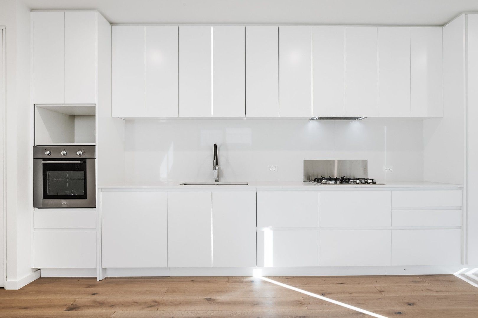 2 bedrooms Apartment / Unit / Flat in 106/3 Claire Street MCKINNON VIC, 3204