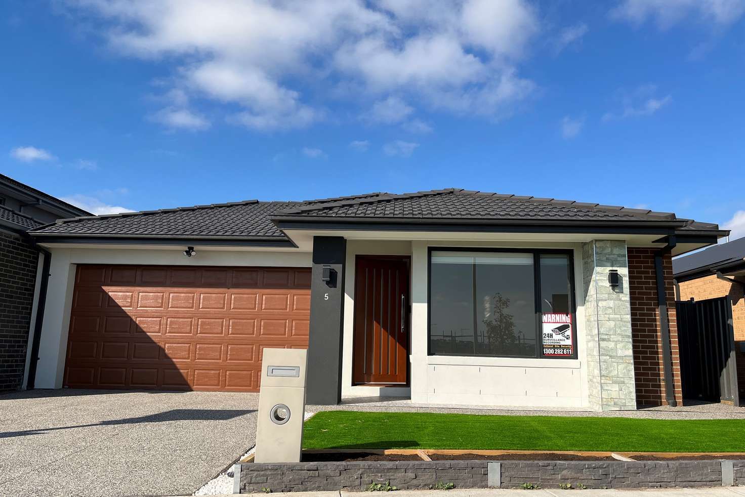 4 bedrooms House in 5 Implexa Drive TARNEIT VIC, 3029