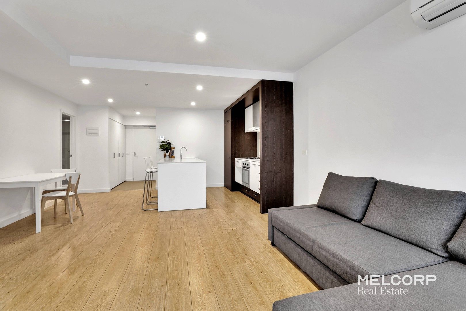 2 bedrooms Apartment / Unit / Flat in 805/57 City Road SOUTHBANK VIC, 3006