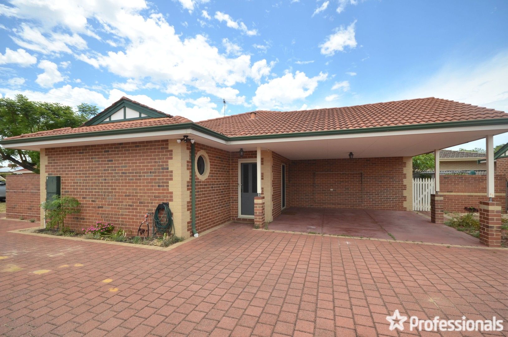 3 bedrooms Villa in 1/93 Raleigh Street CARLISLE WA, 6101