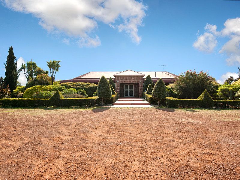 10 Kargotich Road, Oakford WA 6121 House for Sale 950,000