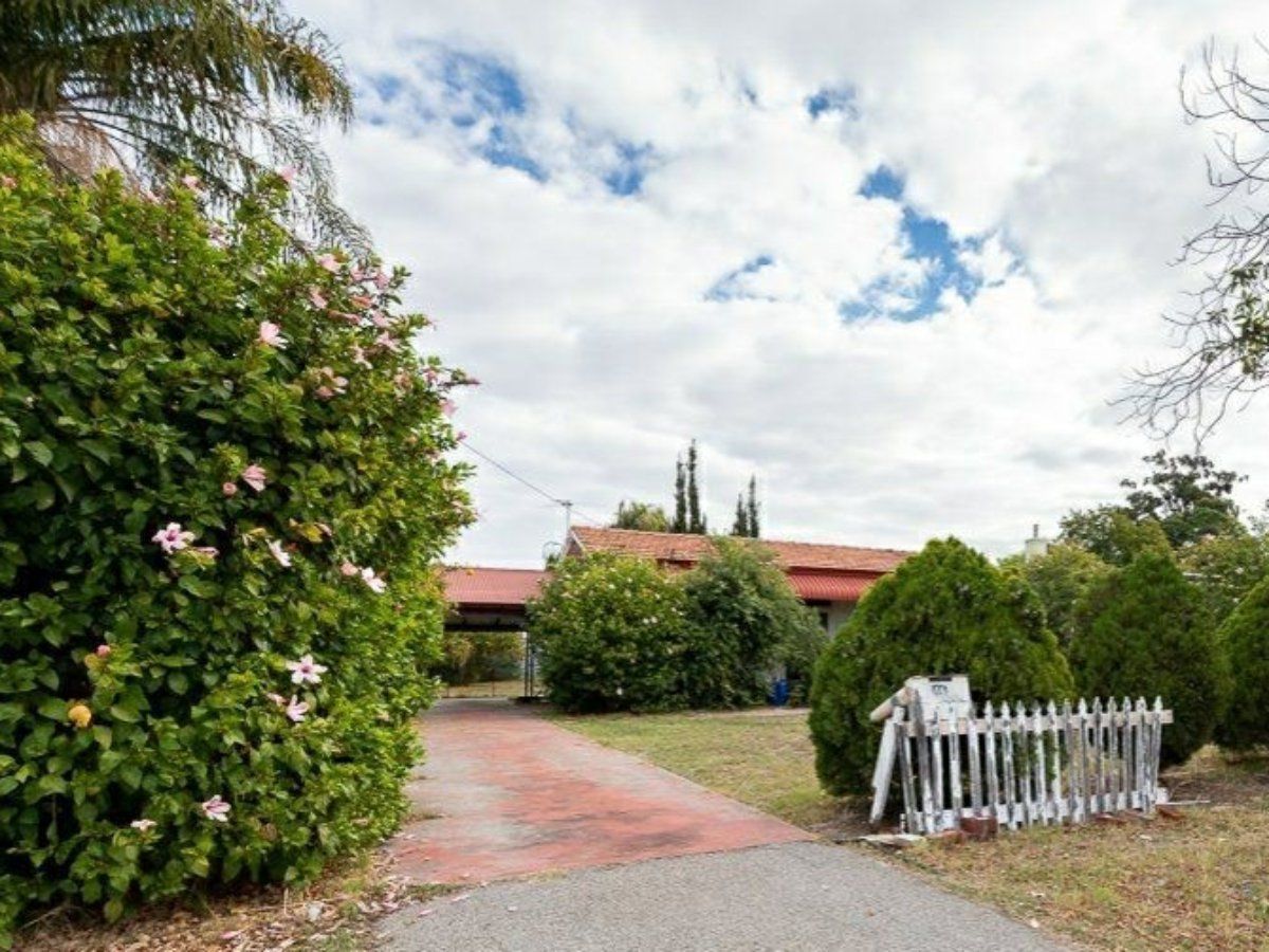 2 bedrooms House in 64 Somers Street BELMONT WA, 6104