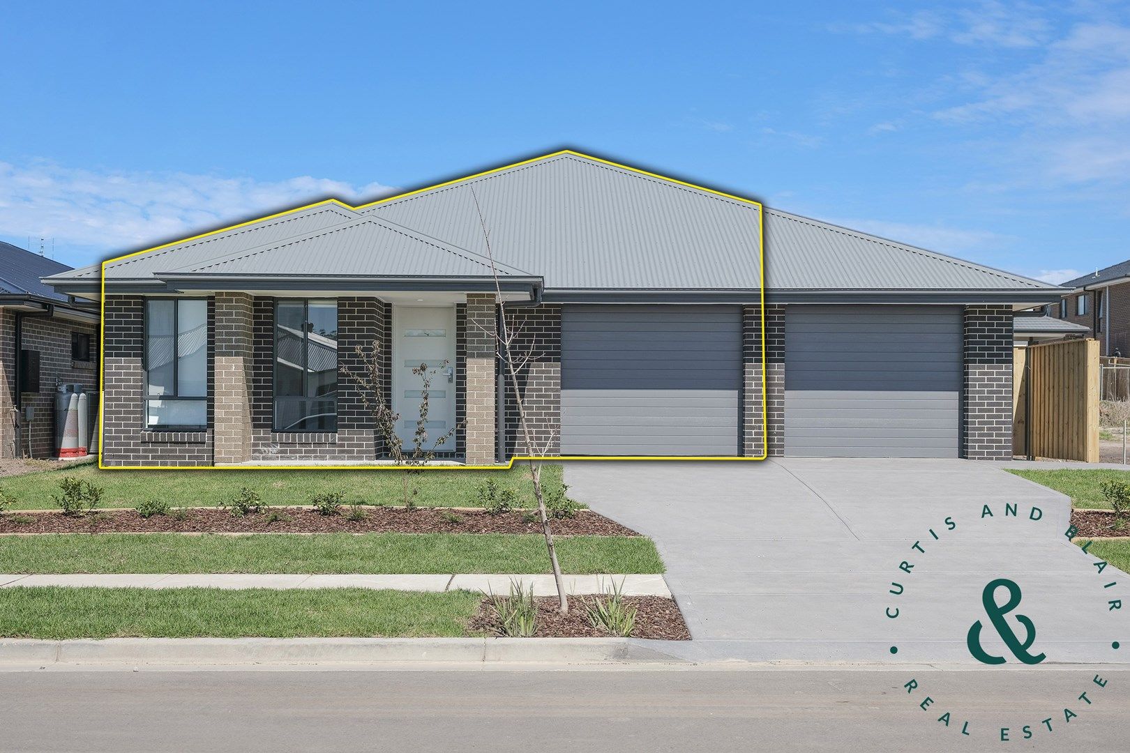 4 bedrooms Duplex in 7a Midnight Avenue MEDOWIE NSW, 2318