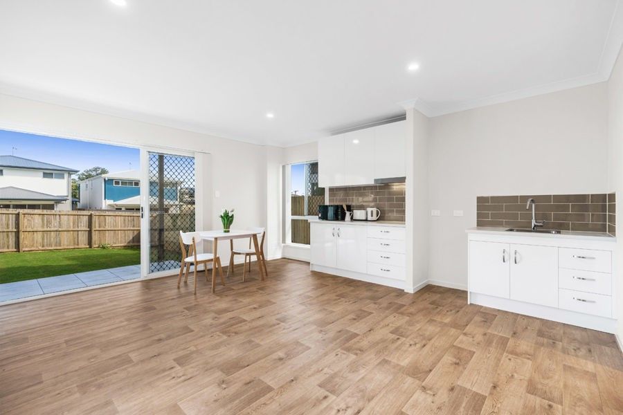 1 bedrooms Studio in 5/236 Stradbroke Avenue WYNNUM QLD, 4178