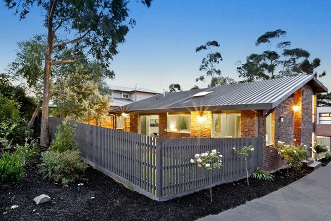 Picture of 9 Doon Court, BRIAR HILL VIC 3088