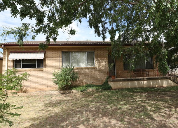 15 Newcombe Street, Cowra NSW 2794