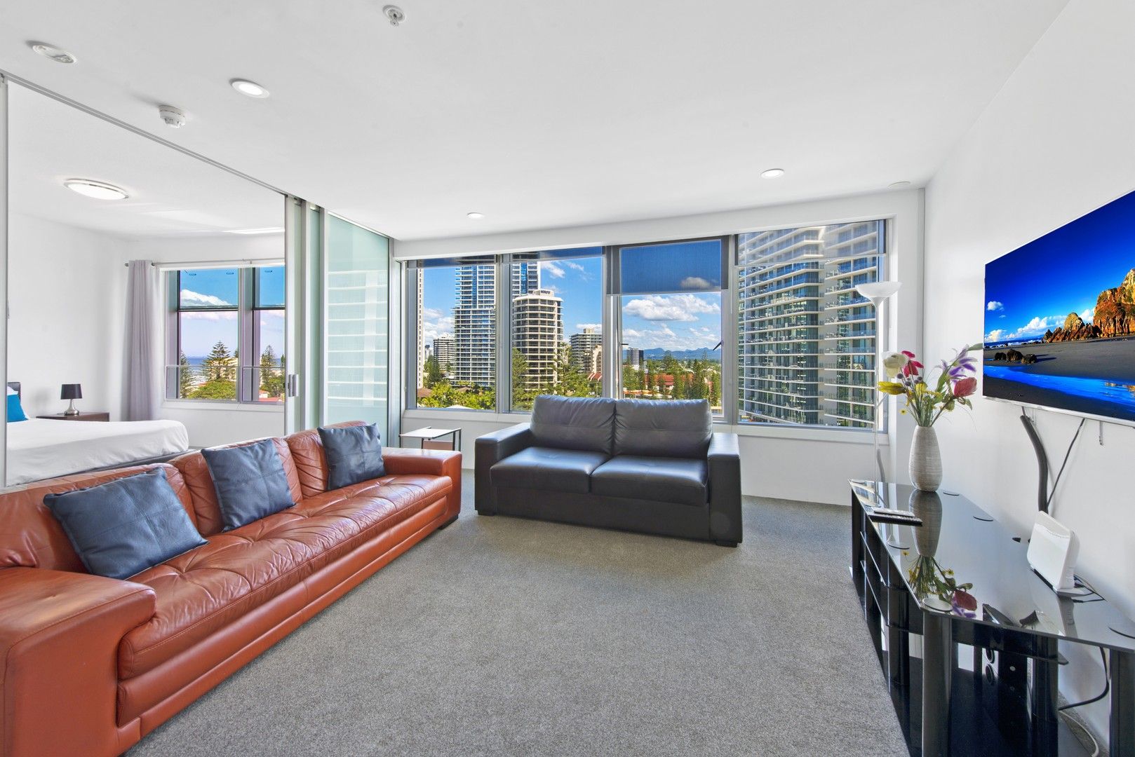 1 bedrooms Apartment / Unit / Flat in 707/9 Hamilton Avenue SURFERS PARADISE QLD, 4217