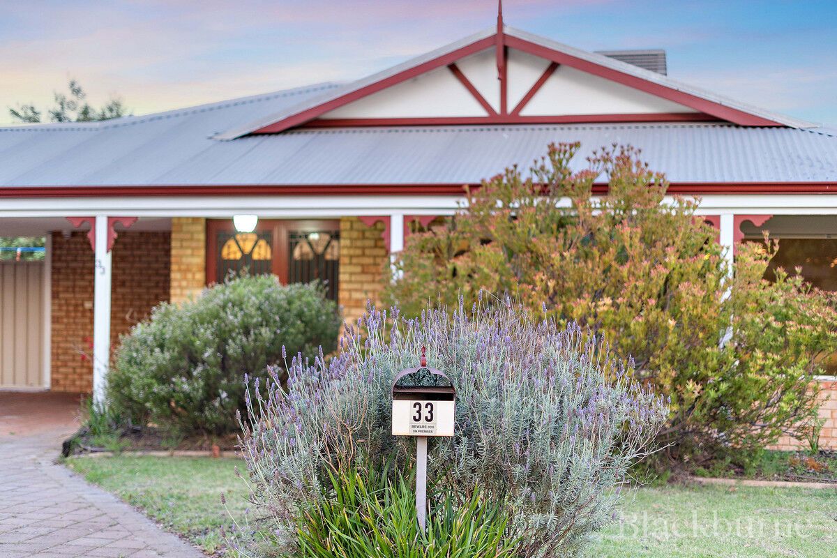 4 bedrooms House in 33 Mahogany Loop ATWELL WA, 6164