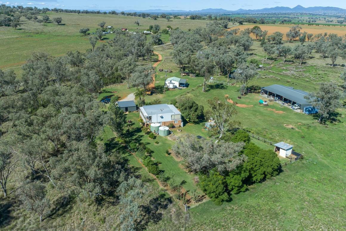 Picture of 90 Careys Lane, TAMWORTH NSW 2340