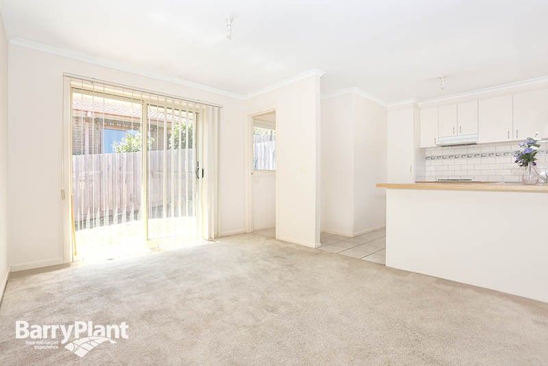 2/36 Sugarloaf Drive, Chirnside Park VIC 3116, Image 2