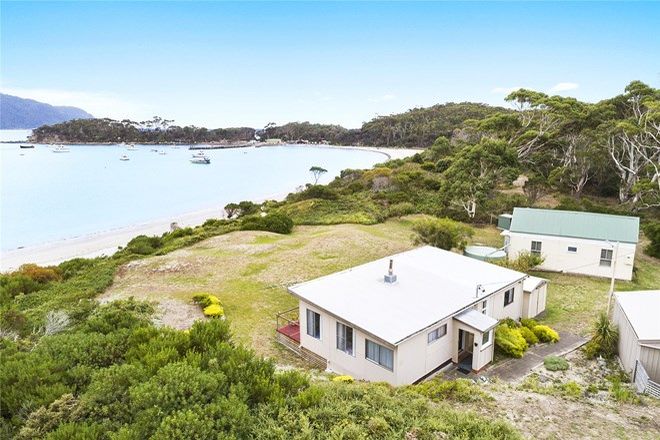 Picture of 301 Blowhole Road, EAGLEHAWK NECK TAS 7179